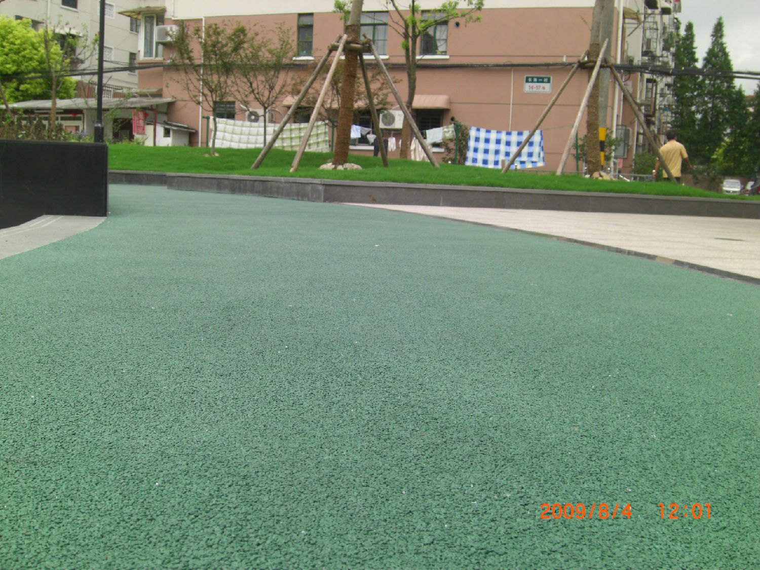 生態(tài)透水混凝土.jpg 生態(tài)透水混凝土.jpg