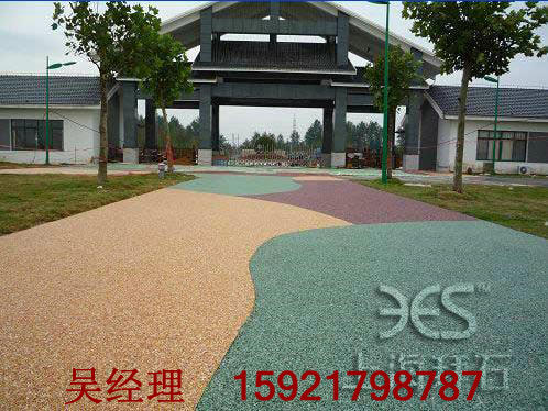 生態(tài)透水混凝土.jpg 生態(tài)透水混凝土.jpg