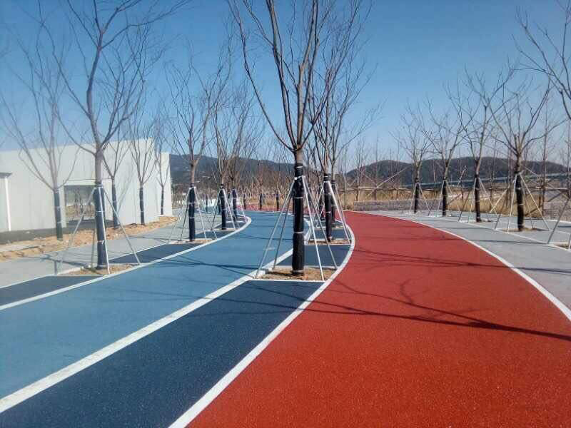 「彩色透水混凝土」彩色透水混凝土與透水磚哪種透水鋪裝更實用 「彩色透水混凝土」彩色透水混凝土與透水磚哪種透水鋪裝更實用