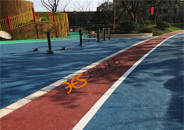 彩色藝術(shù)透水地坪.jpg 彩色藝術(shù)透水地坪.jpg