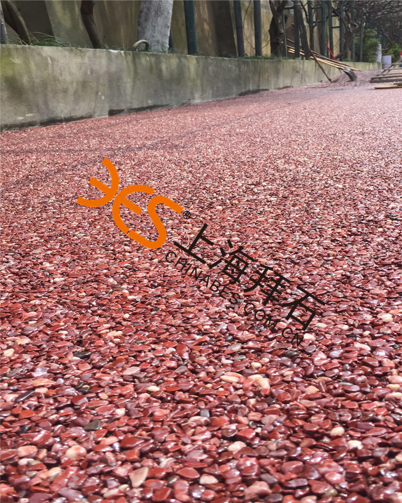 膠粘石透水路面.jpg 膠粘石透水路面.jpg