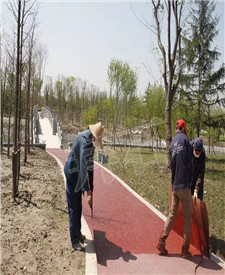 太倉(cāng)橫瀝河公園路面工程