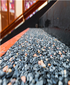 上海寶山三鄰橋體育文化園透水膠粘石路面項(xiàng)目 上海寶山三鄰橋體育文化園透水膠粘石路面項(xiàng)目